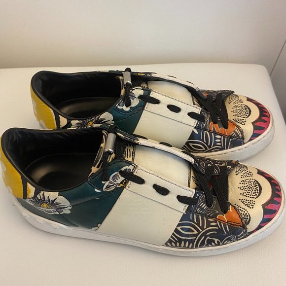 Authentic Valentino Garavani Sneakers - Picture 1 of 2